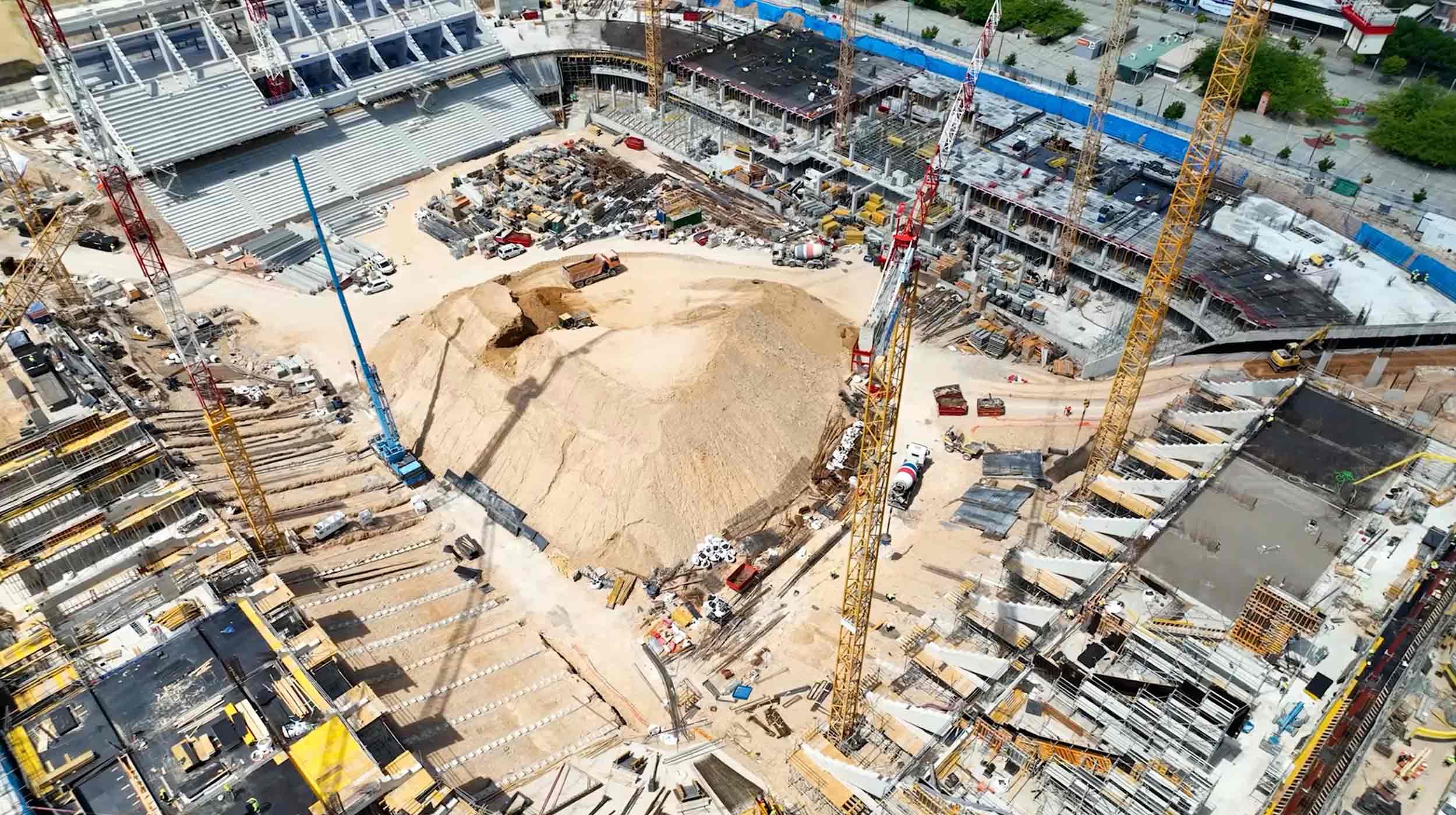 El nuevo Estadio de La Romareda contará con 43.110 localidades y se construirá en dos fases para renovar uno de los espacios deportivos más emblemáticos de Zaragoza.