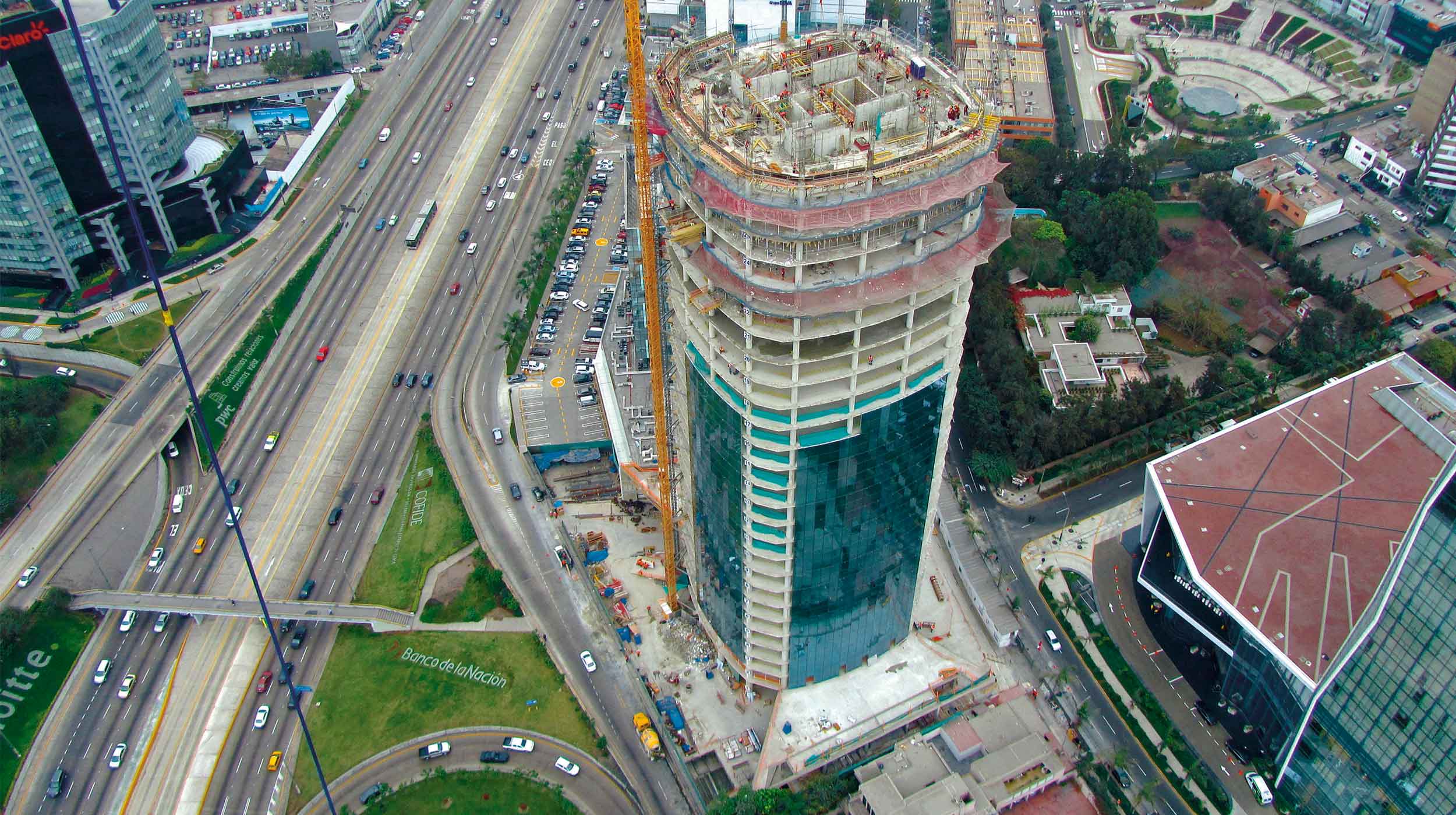 El proyecto Torre Begonias nace por la inversión privada del grupo Brescia que es uno de los más fuertes en el Perú y que albergara a las nuevas oficinas del banco HSBC.