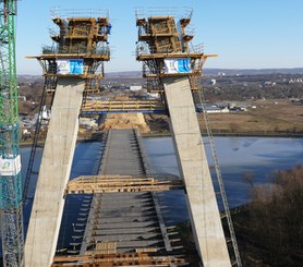 Puente sobre el Río Wisłok, Rzeszów, Polonia