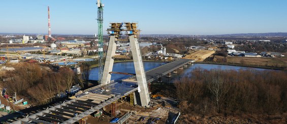 Puente sobre el Río Wisłok, Rzeszów, Polonia