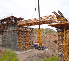 Viaducto sobre el Barranco de los Ojos, Alicante, España