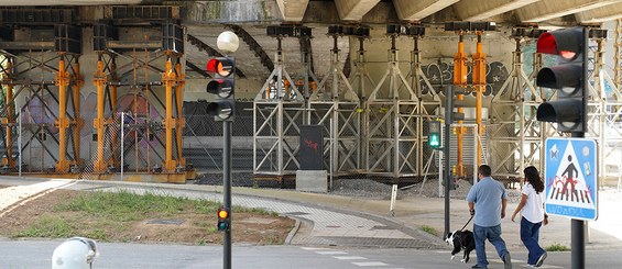 Apeo del Viaducto de Loiola sobre el río Urumea, Donostia, España