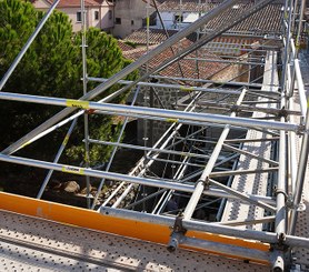 Apuntalamiento y reconstrucción de la Iglesia de San Andrés