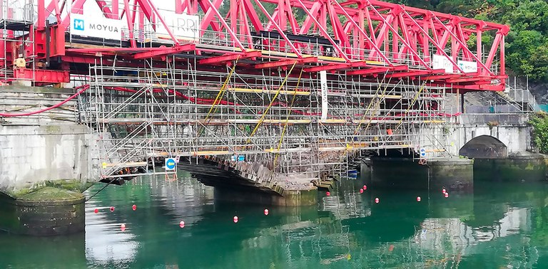 11_BLOG_Puente Debaportada_Espana_ULMA_Construction Proceso de vaciado y retirada de tímpanos.