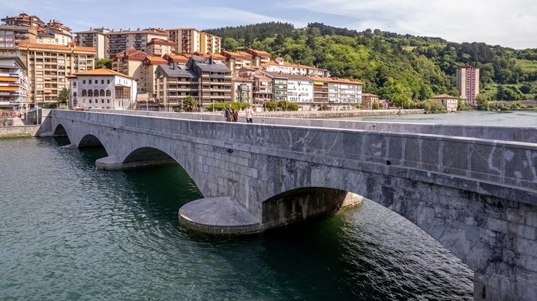 19_BLOG_Puente Debaportada_Espana_ULMA_Construction Estado final del Puente Deba-Mutriku tras su reparación.