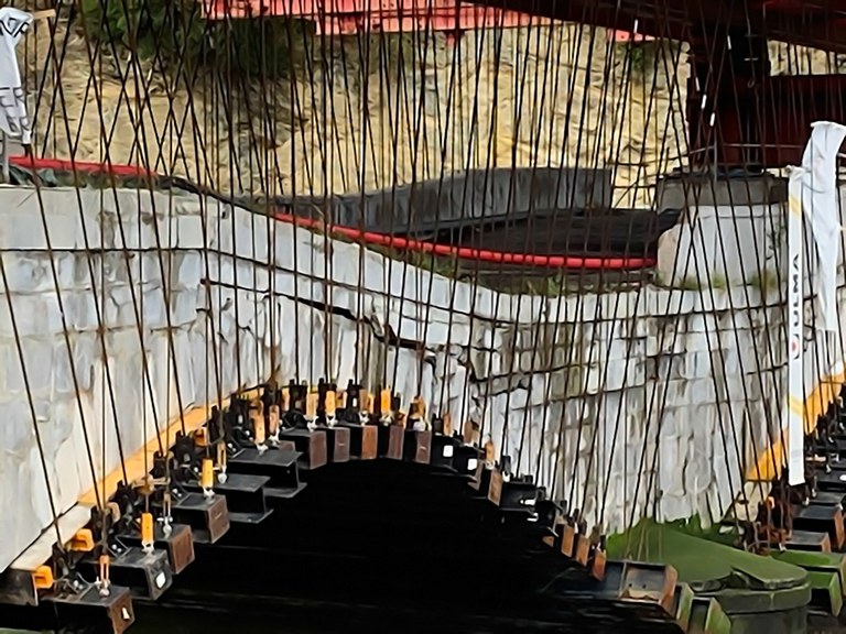 7_BLOG_Puente Debaportada_Espana_ULMA_Construction Abanicos de barras de Dywidag de suspensión de los encofrados.