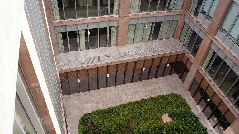 El edificio de investigación del Hospital Vall d’Hebron, un referente premiado de la arquitectura contemporánea