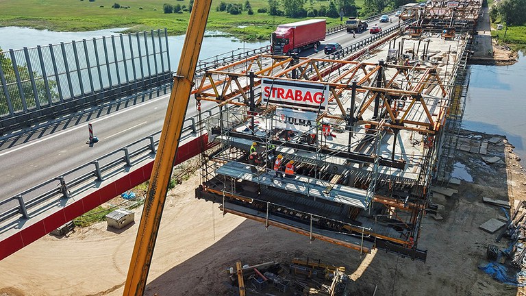 Flexibilidad y seguridad con el carro de voladizos sucesivos CVS en la construcción del Puente MS-4B de Polonia