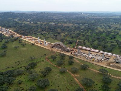 Gran cantidad de equipos para la construcción del primer tramo de alta velocidad de Portugal