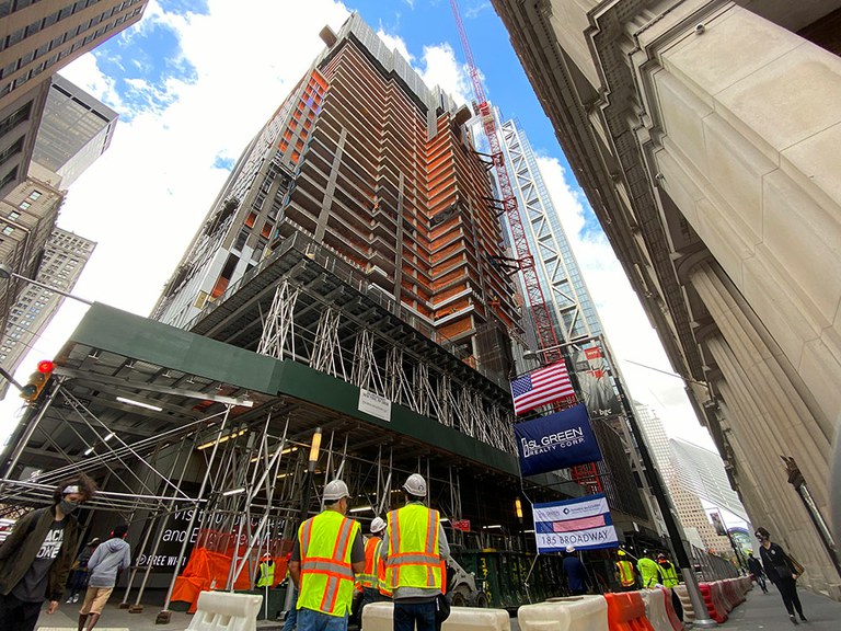 La torre 185 Broadway despunta en el distrito financiero de Nueva York