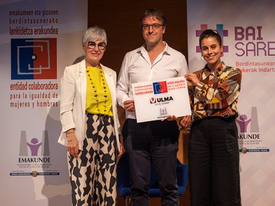 ULMA Construction recibe la placa de reconocimiento de “Entidad Colaboradora para la Igualdad de Mujeres y Hombres” otorgado por EMAKUNDE