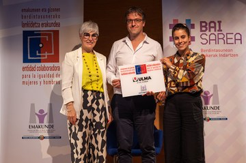 ULMA Construction recibe la placa de reconocimiento de “Entidad Colaboradora para la Igualdad de Mujeres y Hombres” otorgado por EMAKUNDE