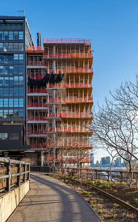 Vistas al río Hudson desde un edificio de geometría única
